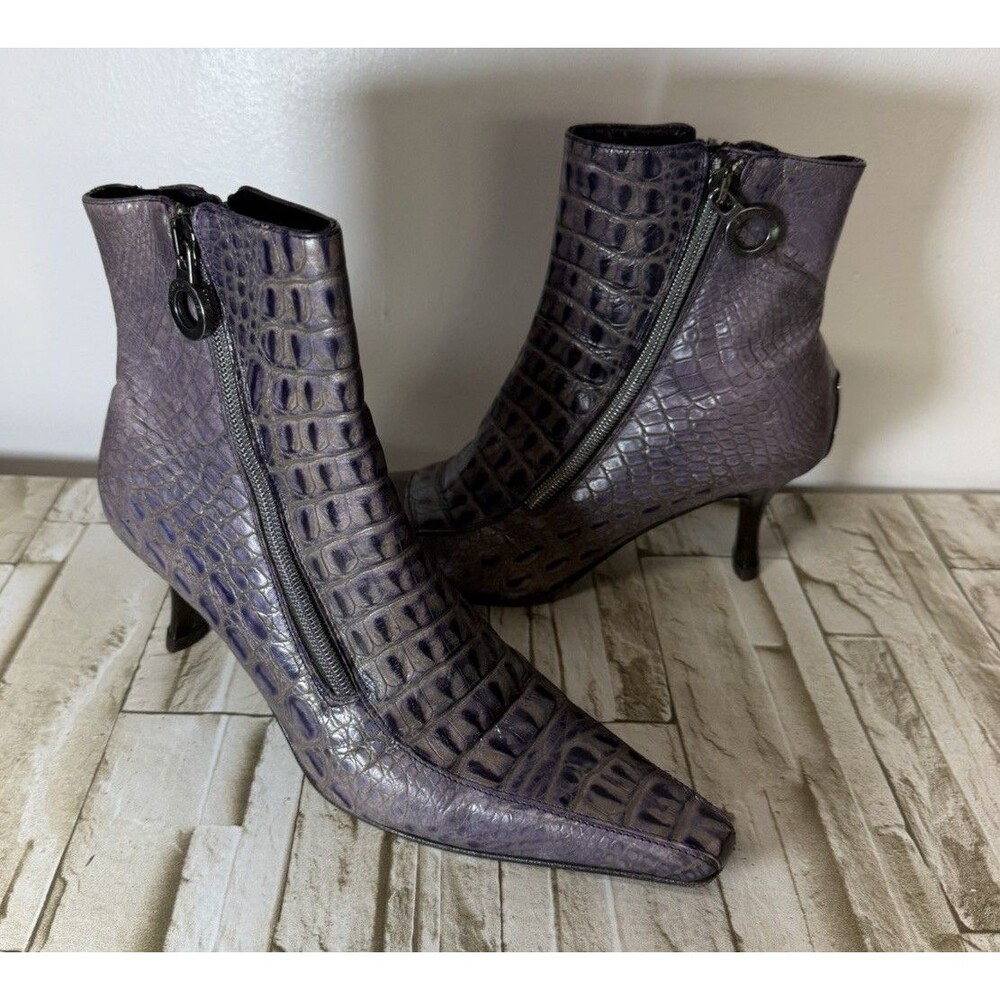 Donald J Pliner Salonan Boots Womens Purple Croco Embossed Leather Kitten Heel 6